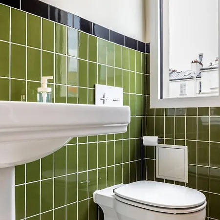 Trendy Staycation In Apartment *